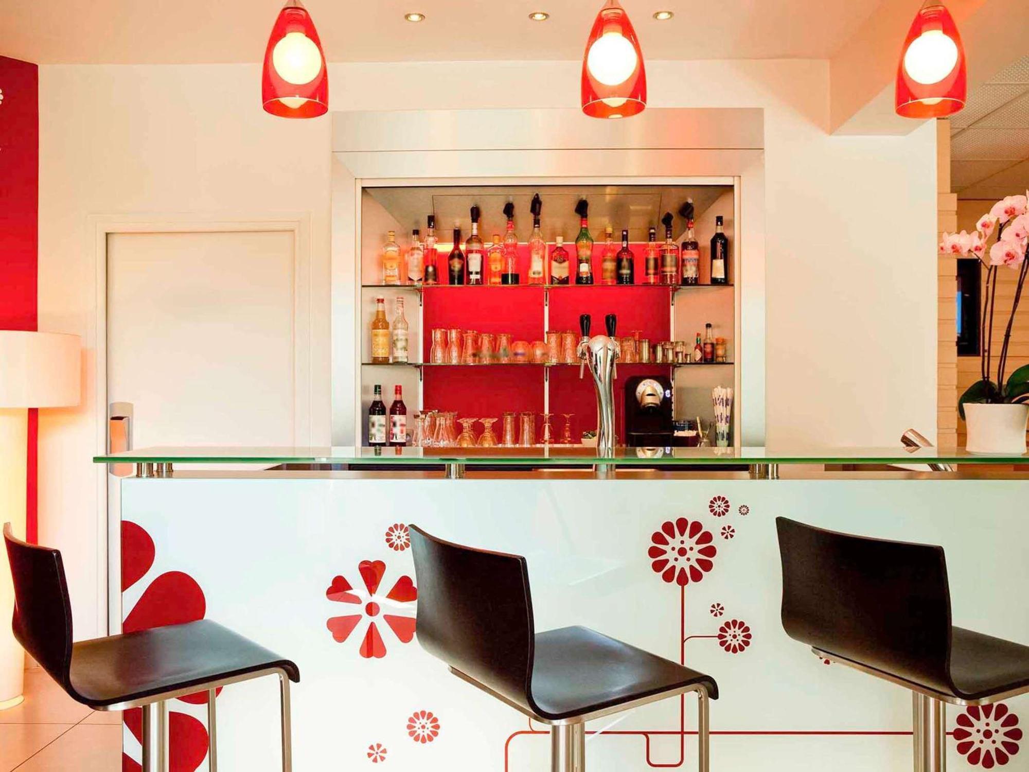 Hotel Ibis Senlis Senlis  Exteriér fotografie