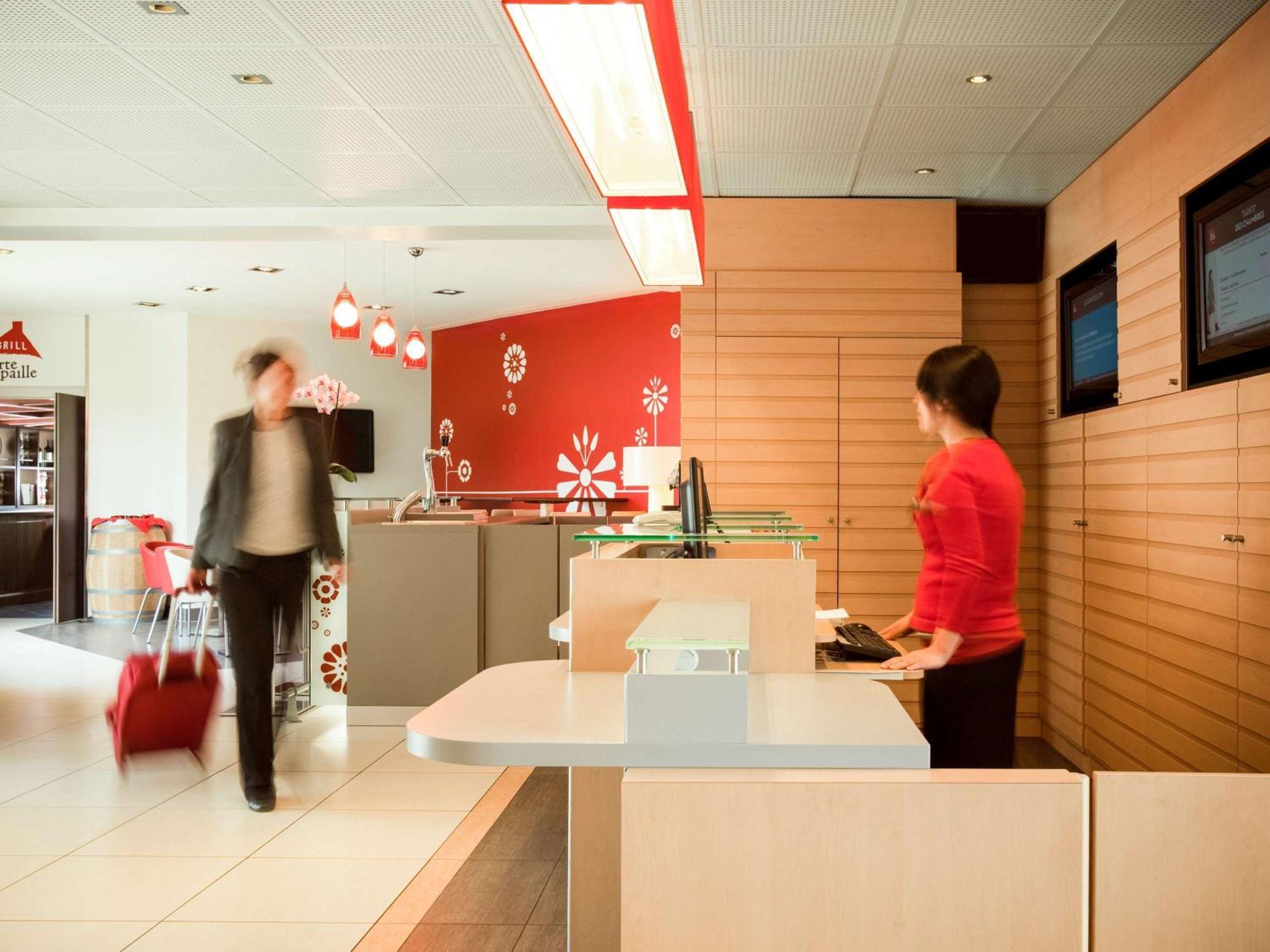 Hotel Ibis Senlis Senlis  Exteriér fotografie